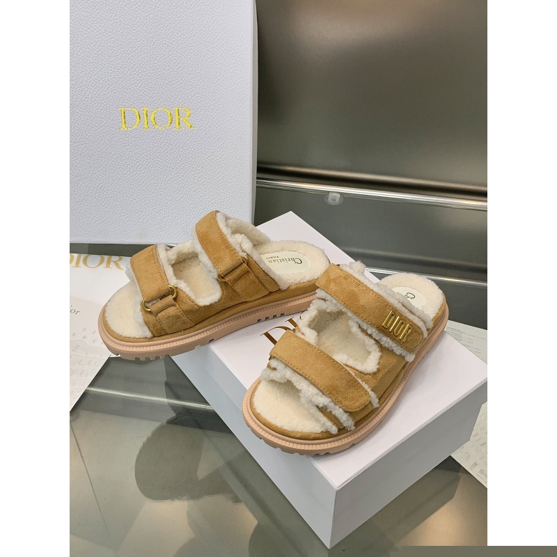 ch**an D*or sandals